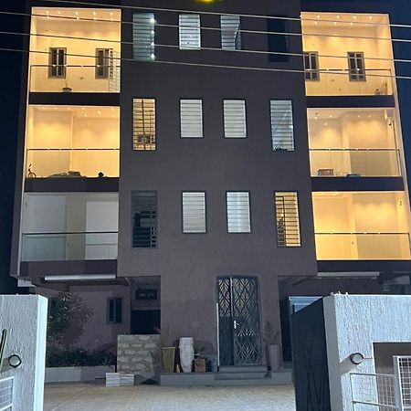 Fowaa Lux Bed & Breakfast Tema Ngoại thất bức ảnh