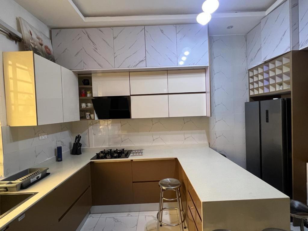 Fowaa Lux Bed & Breakfast Tema Ngoại thất bức ảnh